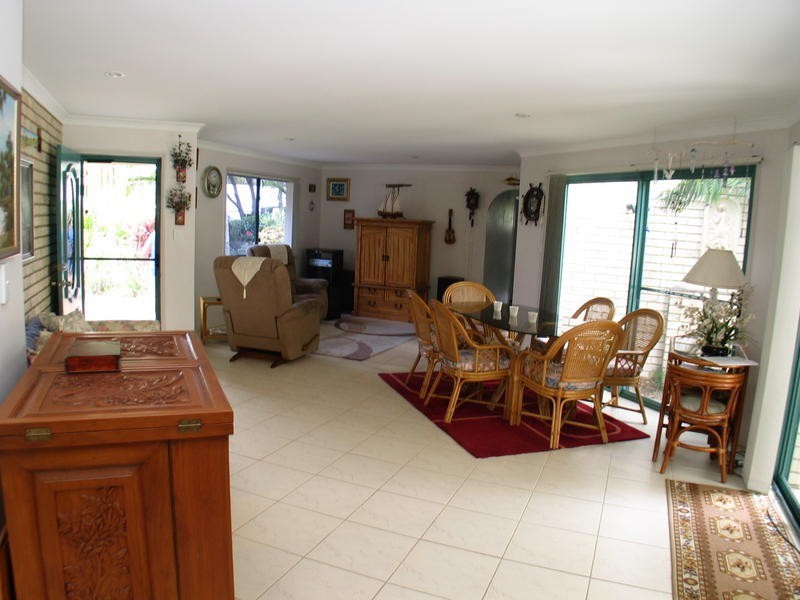 2 Orchid Drive, Moore Park Beach QLD 4670