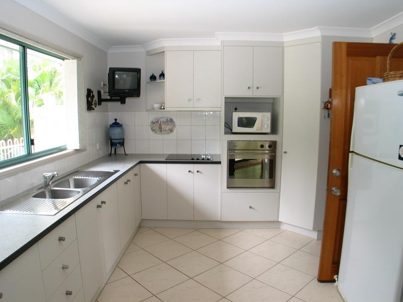 2 Orchid Drive, Moore Park Beach QLD 4670