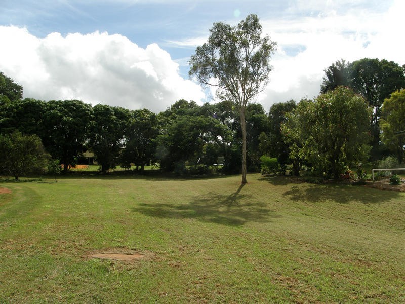 8 Kindt Street, Moore Park Beach QLD 4670