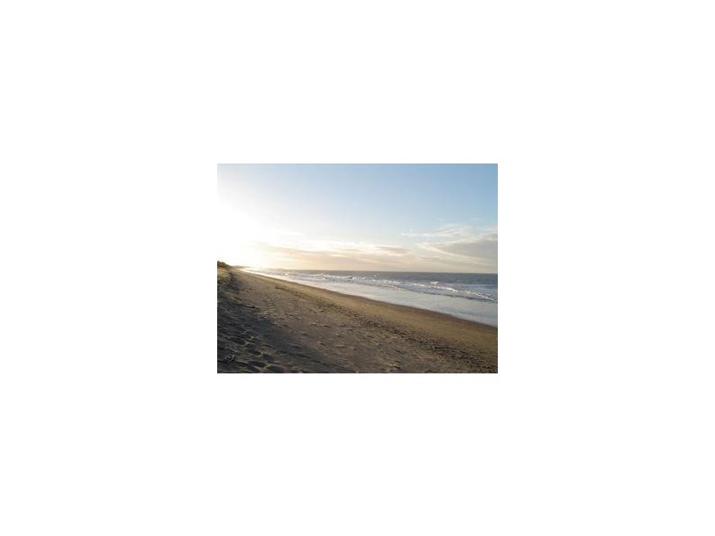 8 Kindt Street, Moore Park Beach QLD 4670