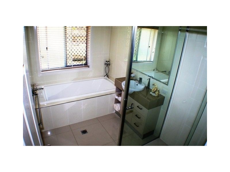 11 Sanctuary Drive, Ashfield QLD 4670