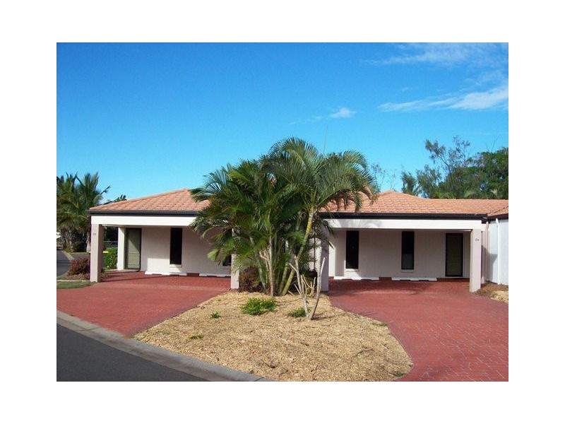 Villa 32 / Pebble Beach Drive, Coral Cove QLD 4670