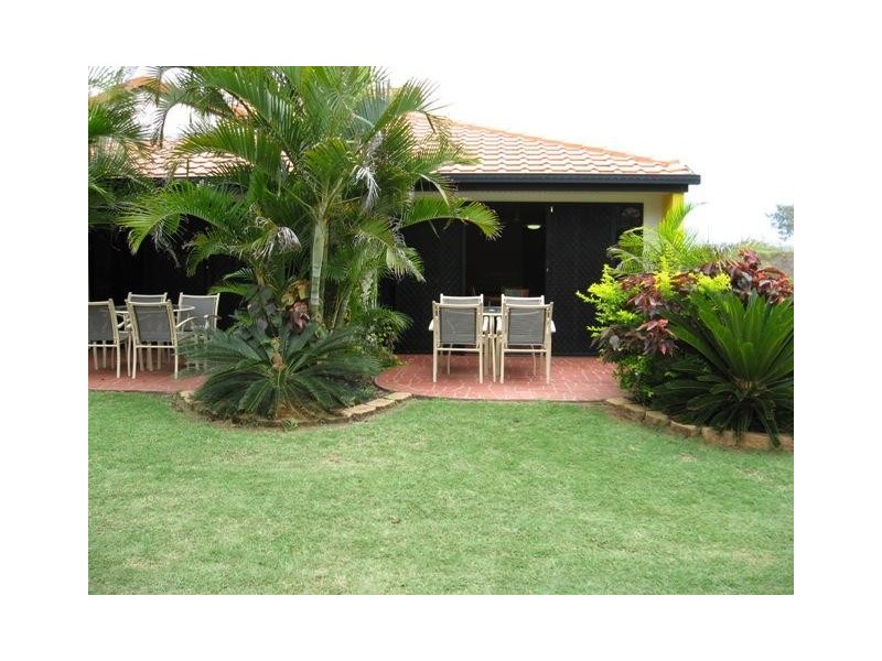Villa 32 / Pebble Beach Drive, Coral Cove QLD 4670