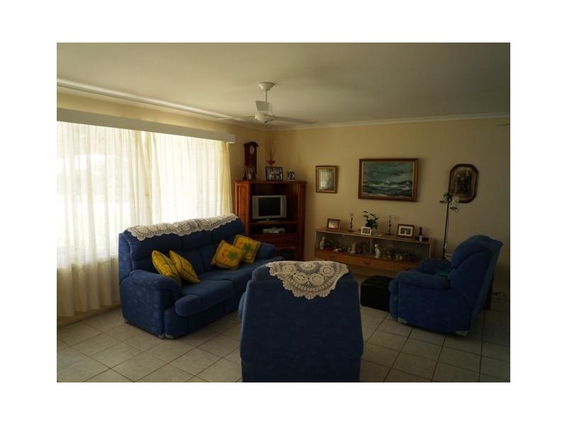 9 Phillips Street, Bundaberg North QLD 4670