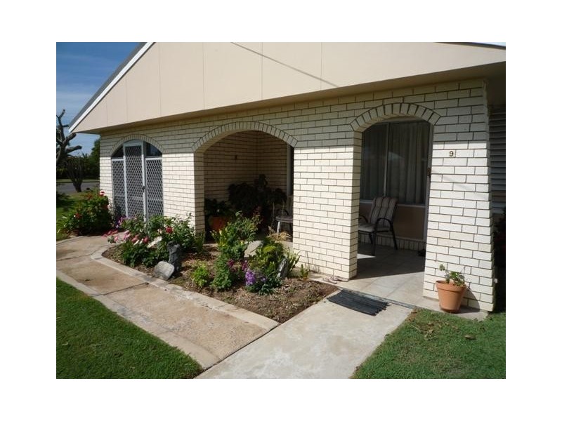 9 Phillips Street, Bundaberg North QLD 4670