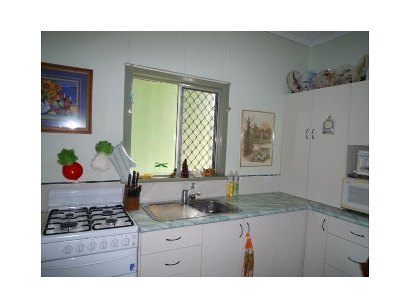 10 Barnes Street, Svensson Heights QLD 4670