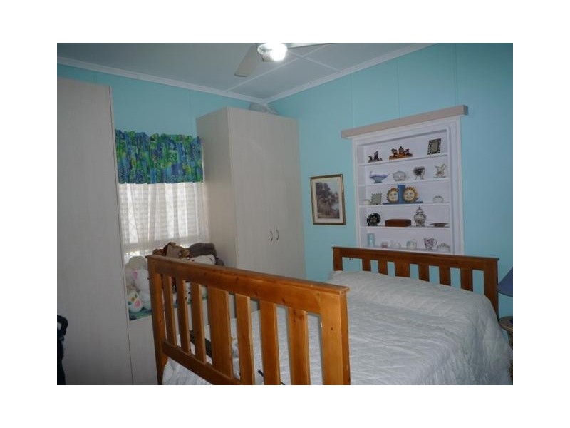 10 Barnes Street, Svensson Heights QLD 4670
