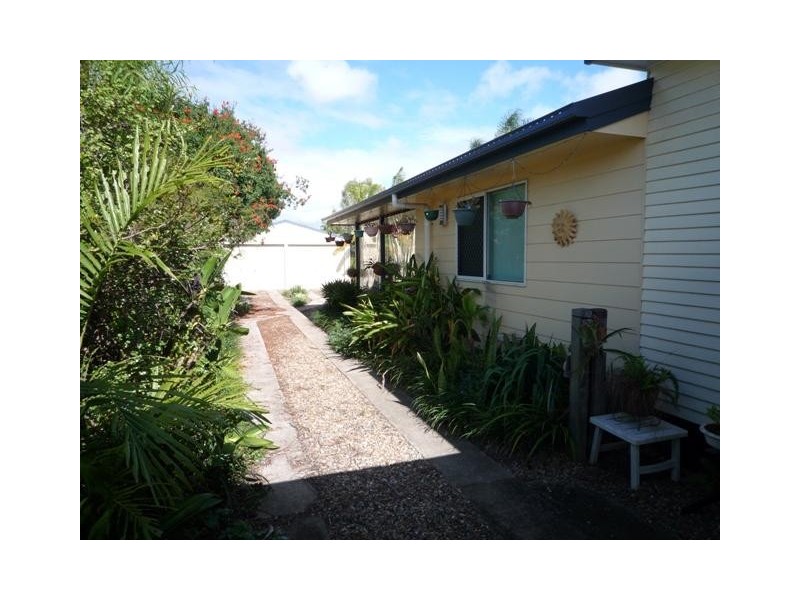 10 Barnes Street, Svensson Heights QLD 4670