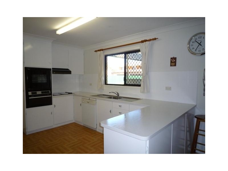 7 Strathdee Ave, Bundaberg South QLD 4670