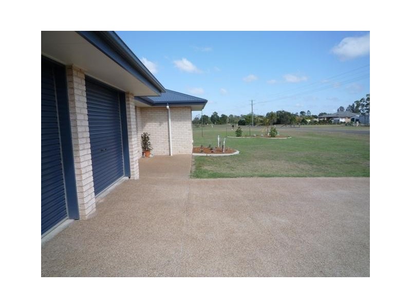 42 Clydesdale Avenue, Branyan QLD 4670