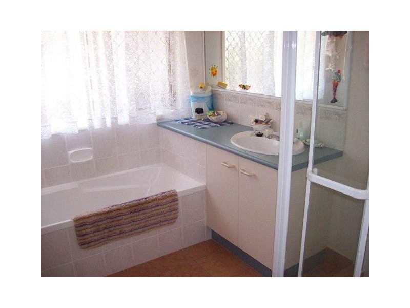 36 Mokera Street, Coral Cove QLD 4670