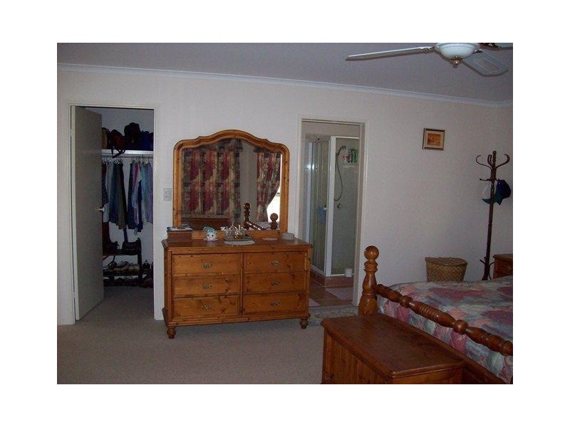 36 Mokera Street, Coral Cove QLD 4670