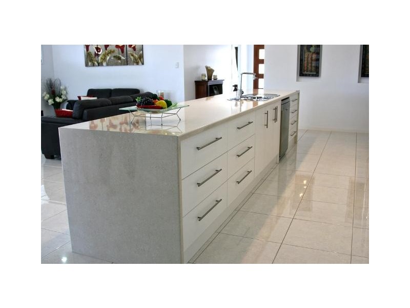 4 Meleisha Place, Coral Cove QLD 4670