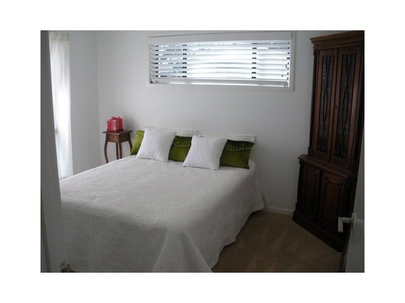 4 Meleisha Place, Coral Cove QLD 4670