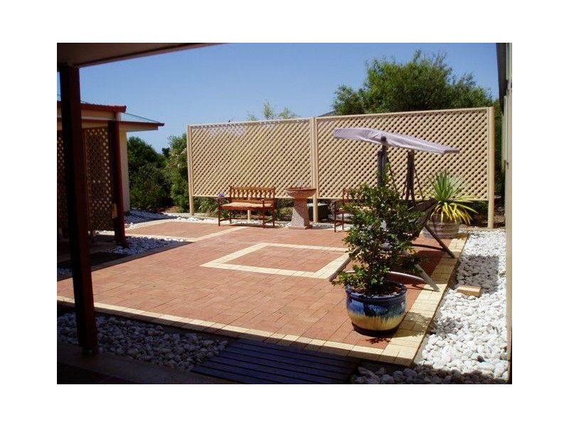 6 Orlabah Avenue, Innes Park QLD 4670