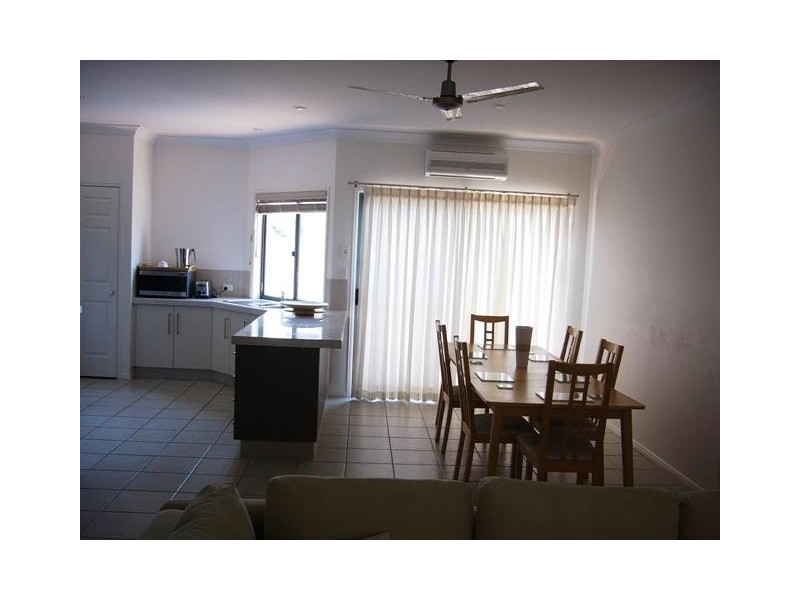 2 54 Johnson Street, Bargara QLD 4670