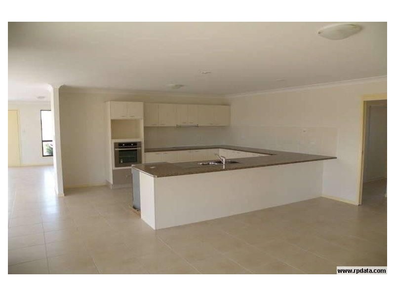 223 Barolin Esplanade, Coral Cove QLD 4670