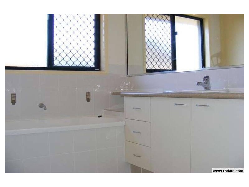 223 Barolin Esplanade, Coral Cove QLD 4670