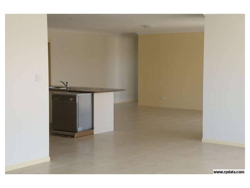 223 Barolin Esplanade, Coral Cove QLD 4670