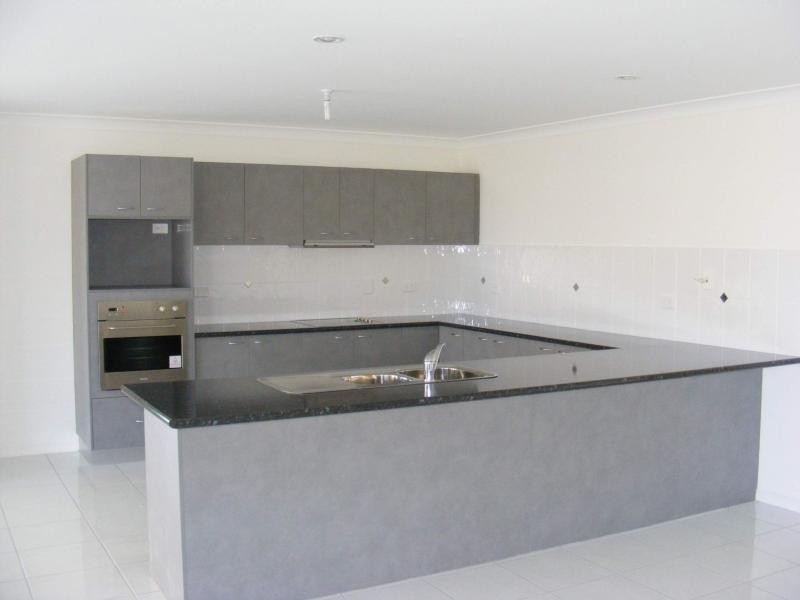 43 Bisdee Street, Coral Cove QLD 4670