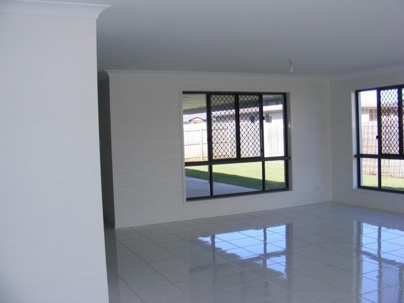 43 Bisdee Street, Coral Cove QLD 4670