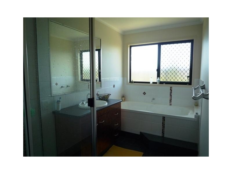 13 Slalom Cresent, Branyan QLD 4670