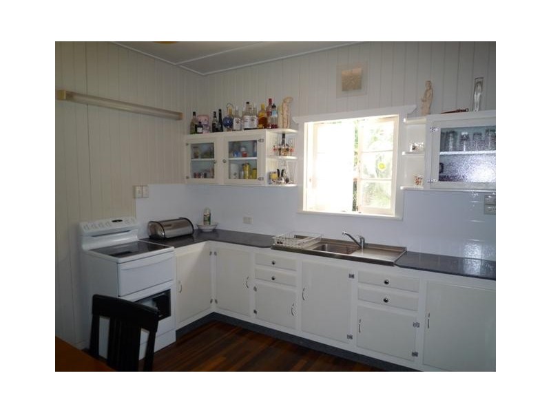 16 Curtis Street, Bundaberg South QLD 4670