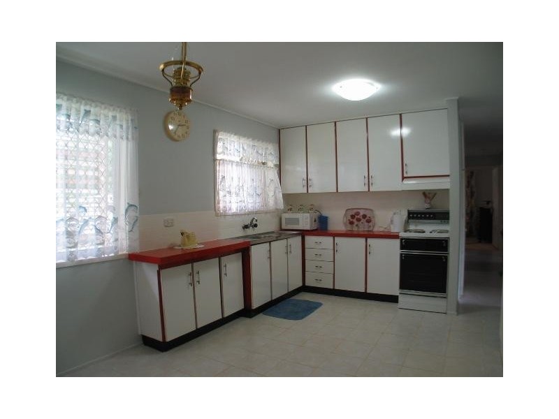 Avenell Heights QLD 4670