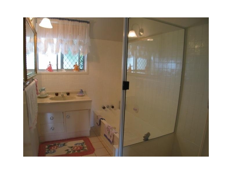 Avenell Heights QLD 4670