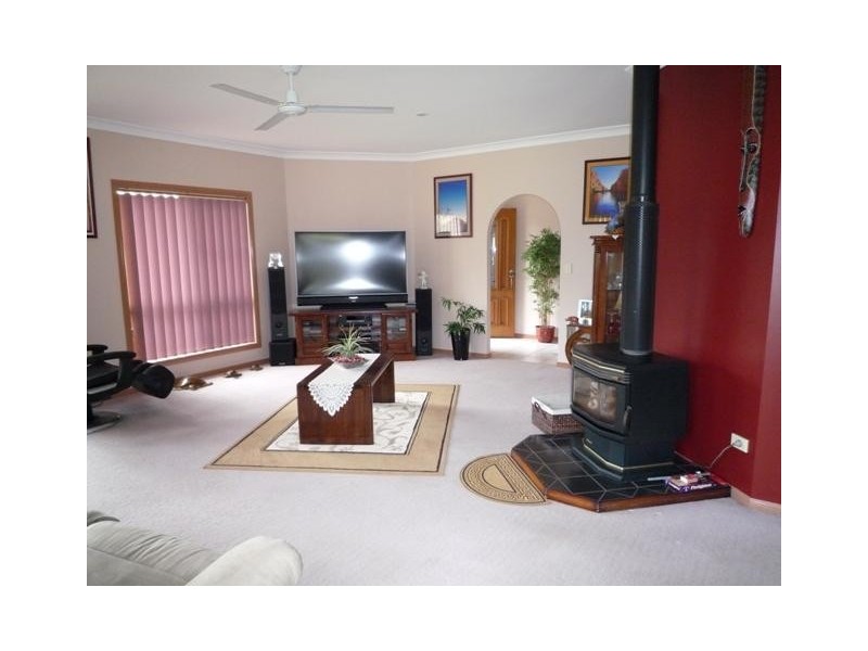 12 Chris-Lyn Avenue, North Gregory QLD 4660