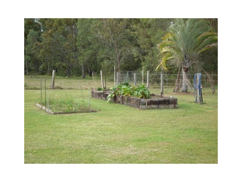 12 Chris-Lyn Avenue, North Gregory QLD 4660