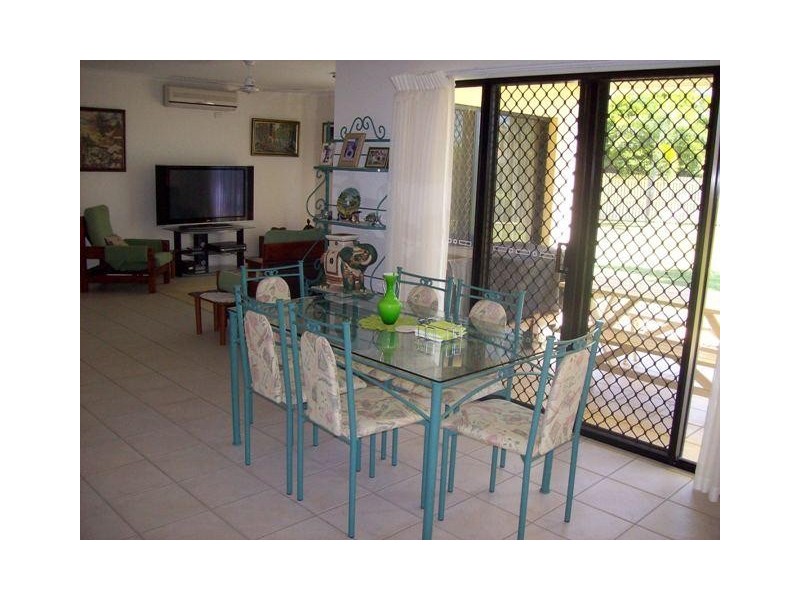 7 Davin Place, Coral Cove QLD 4670