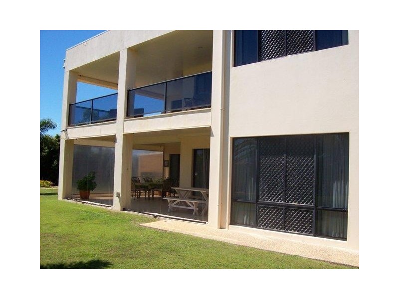 7 Davin Place, Coral Cove QLD 4670