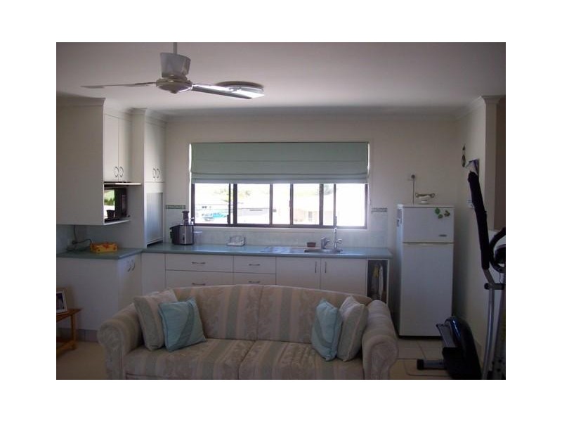 7 Davin Place, Coral Cove QLD 4670