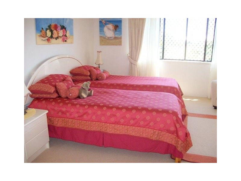 7 Davin Place, Coral Cove QLD 4670