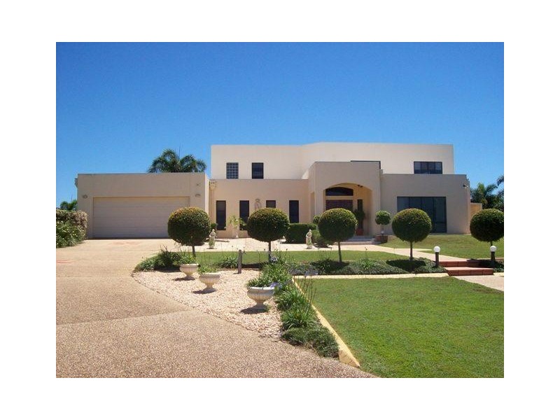 7 Davin Place, Coral Cove QLD 4670