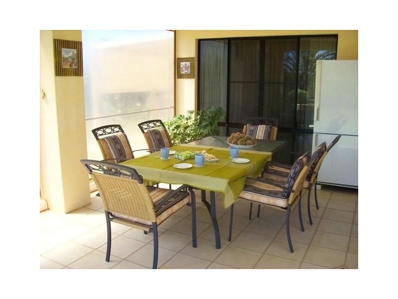 7 Davin Place, Coral Cove QLD 4670