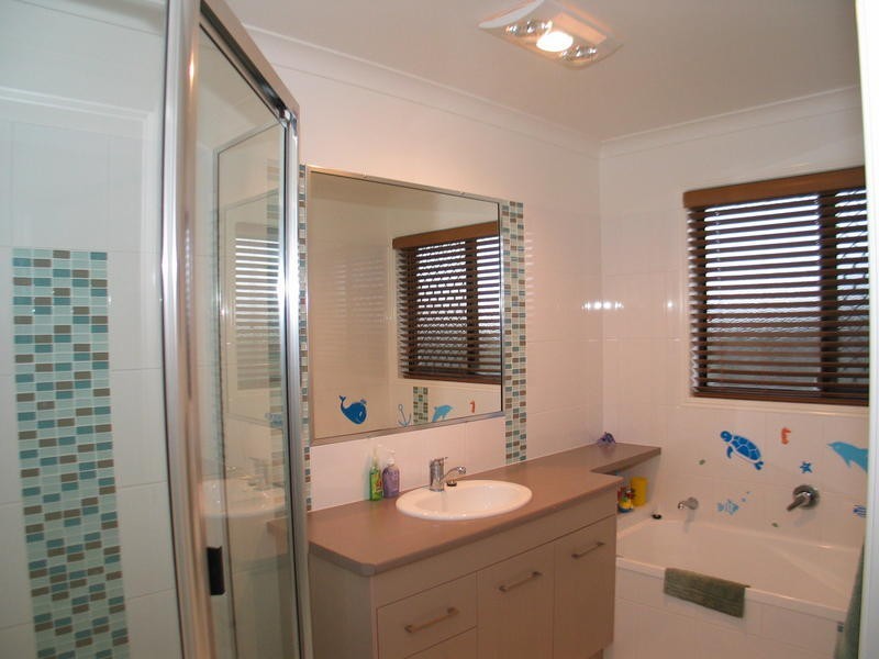 5 Gill Place, Kalkie QLD 4670