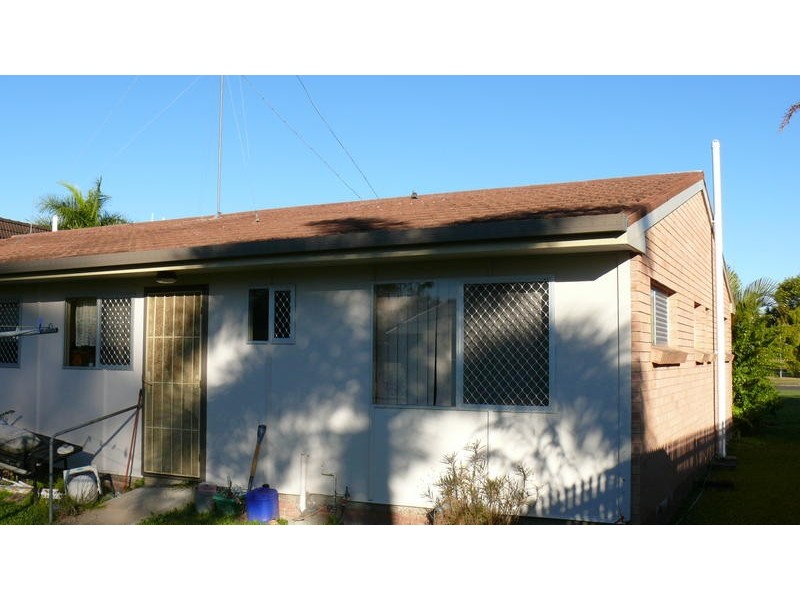 18 Hargreaves Street, Bundaberg South QLD 4670