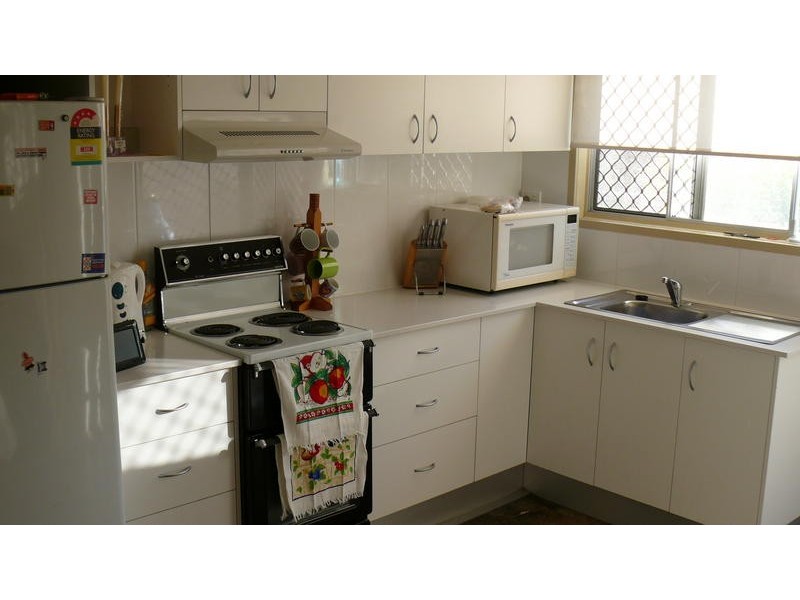 18 Hargreaves Street, Bundaberg South QLD 4670