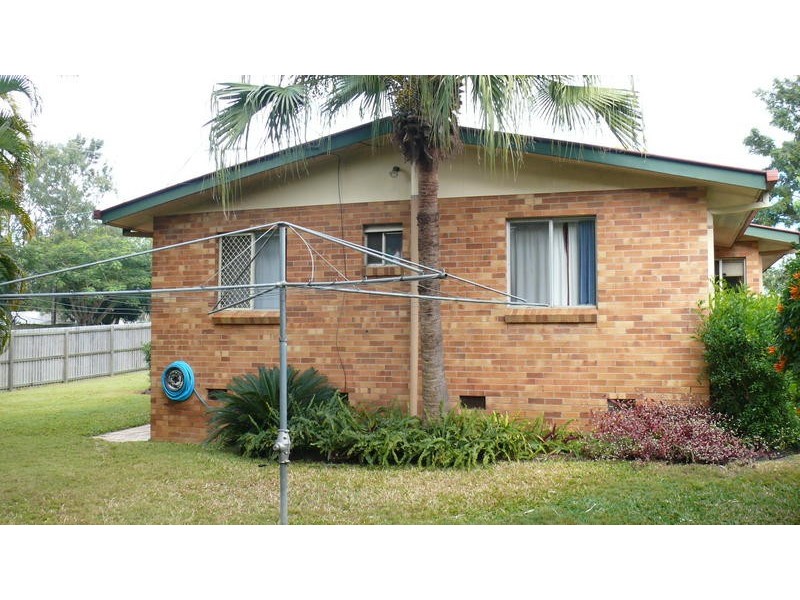 8 Stringer Street, Millbank QLD 4670