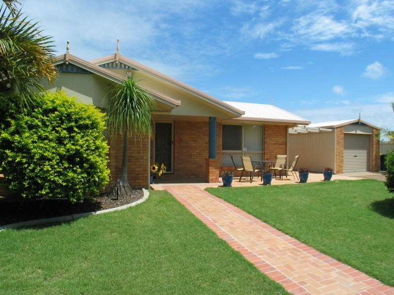 8 Neptune Street, Burnett Heads QLD 4670