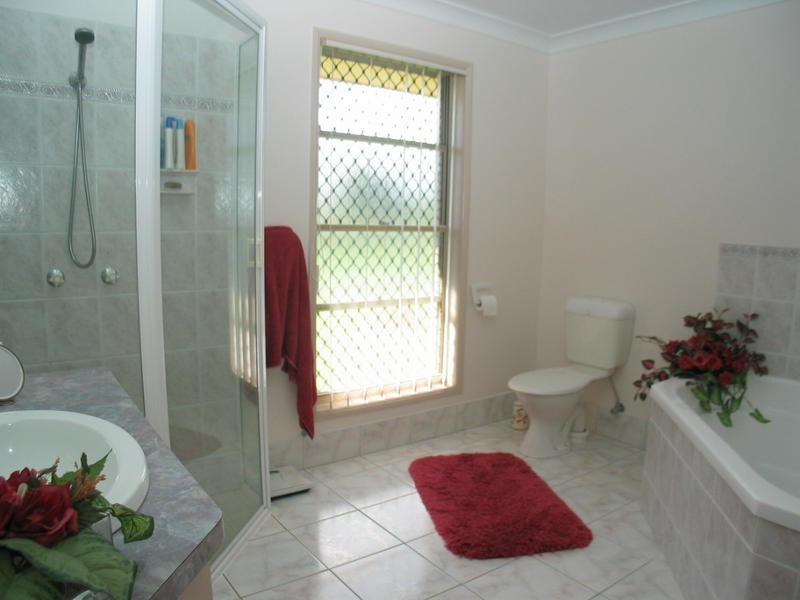 8 Neptune Street, Burnett Heads QLD 4670