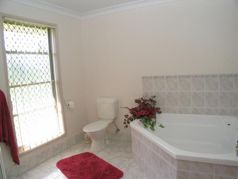 8 Neptune Street, Burnett Heads QLD 4670