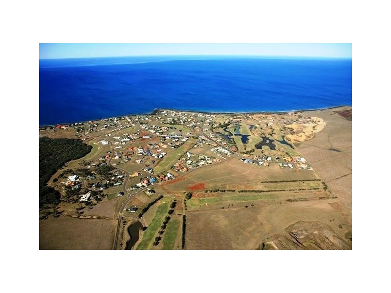 30 Bisdee Street, Coral Cove QLD 4670