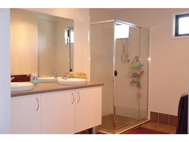 179 Gibson Cres, Bellbowrie QLD 4070