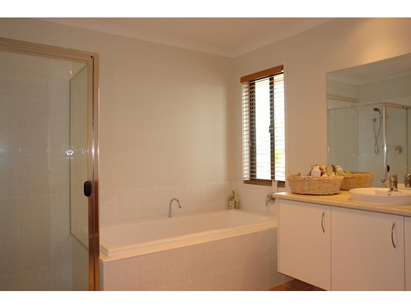 179 Gibson Cres, Bellbowrie QLD 4070