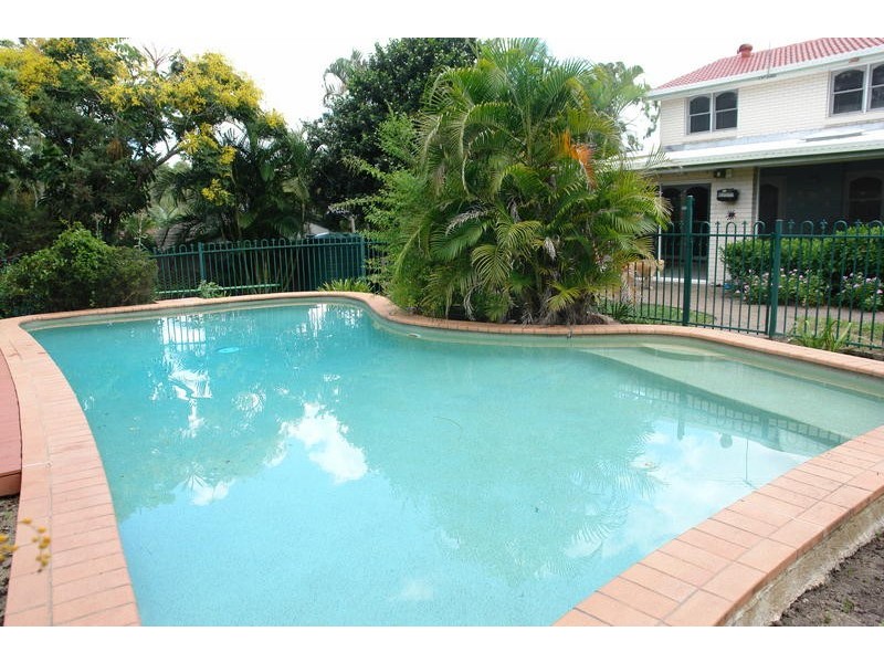 5 Mazzard Street, Bellbowrie QLD 4070