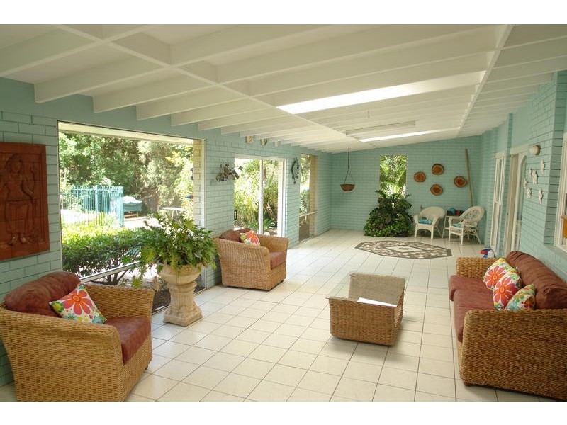 5 Mazzard Street, Bellbowrie QLD 4070