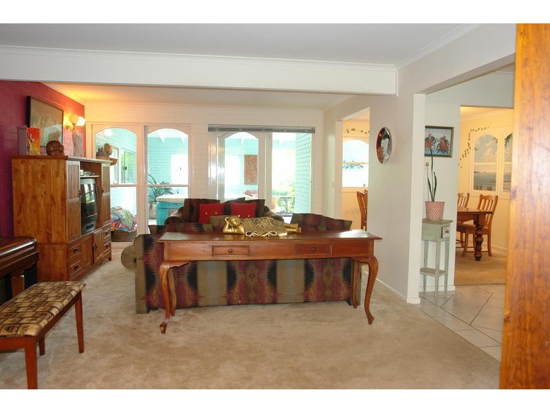 5 Mazzard Street, Bellbowrie QLD 4070